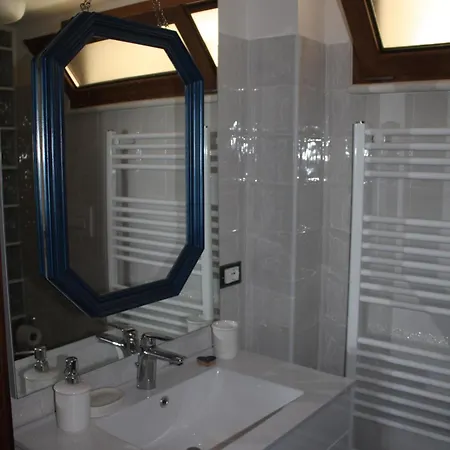 فندق مبيت وإفطار La Rocca Mia House *