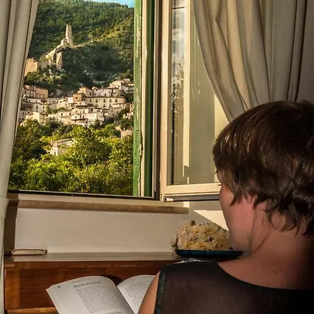 Bed & Breakfast La Rocca Mia House